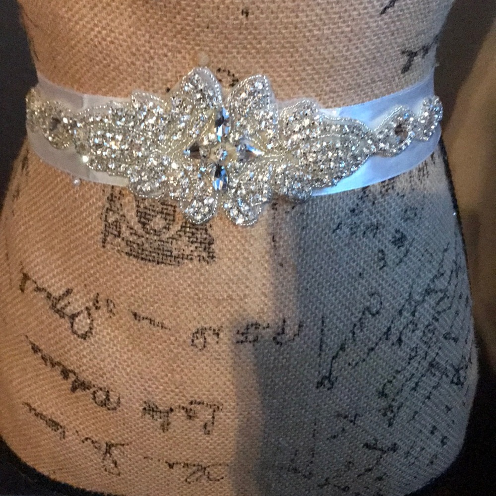 New Rhinestone Ribbon Bridal Sash - Picture 2 of 8